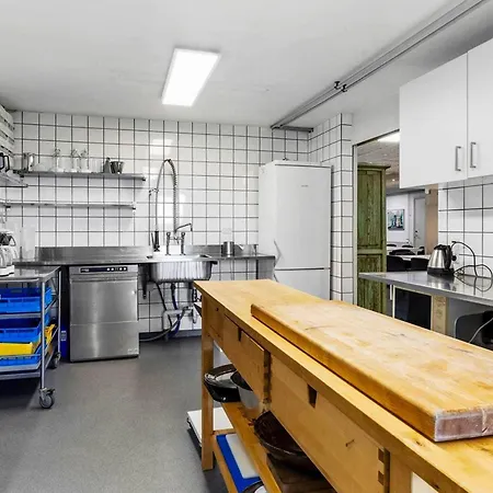 24 Person In L Kken * Gronhoj (Nordjylland)