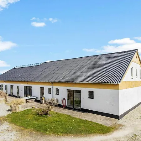 24 Person In L Kken * Gronhoj (Nordjylland)