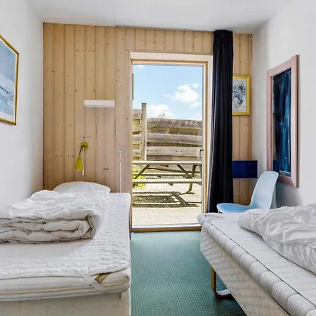 24 Person In Lokken * Gronhoj (Nordjylland)