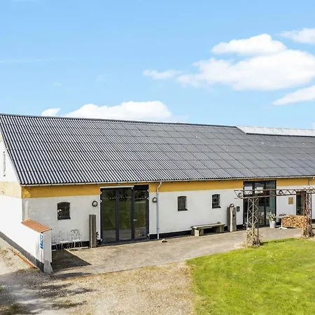 24 Person In Lokken Gronhoj (Nordjylland)