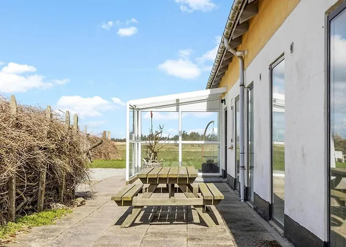 24 Person In Lokken-by Traum